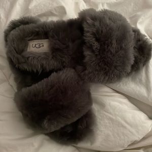 UGG fluff slide II Dark Grey size 7 worn 1 time like NEW